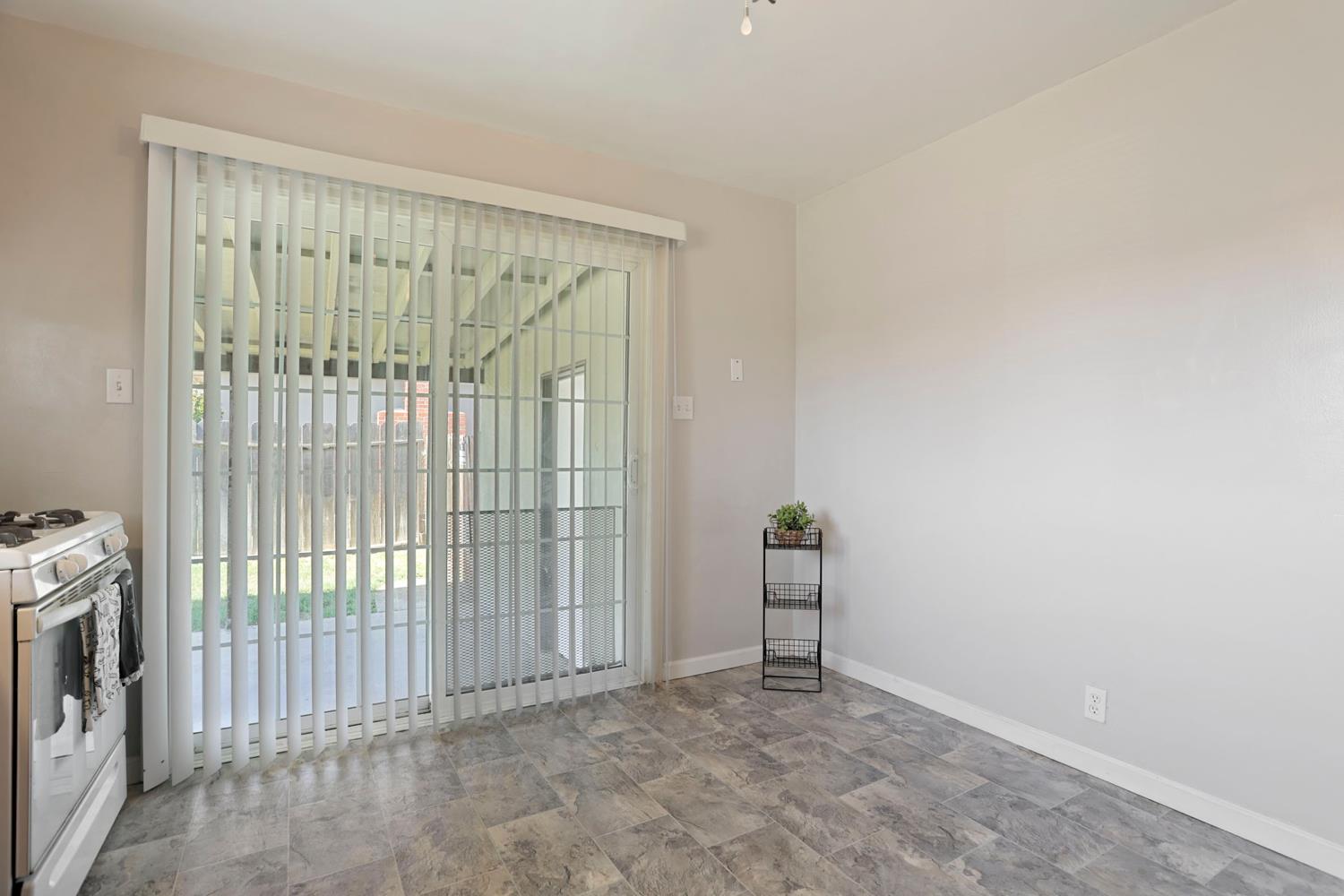 Cowell Avenue, Manteca, California image 13