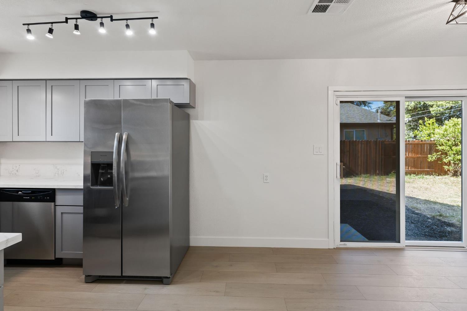 Detail Gallery Image 9 of 28 For 3270 Nareb St, Sacramento,  CA 95838 - 3 Beds | 1 Baths