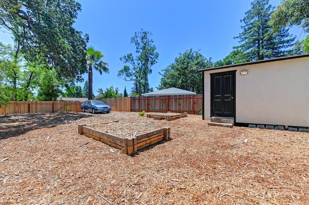 Cal Court, Citrus Heights, California image 35