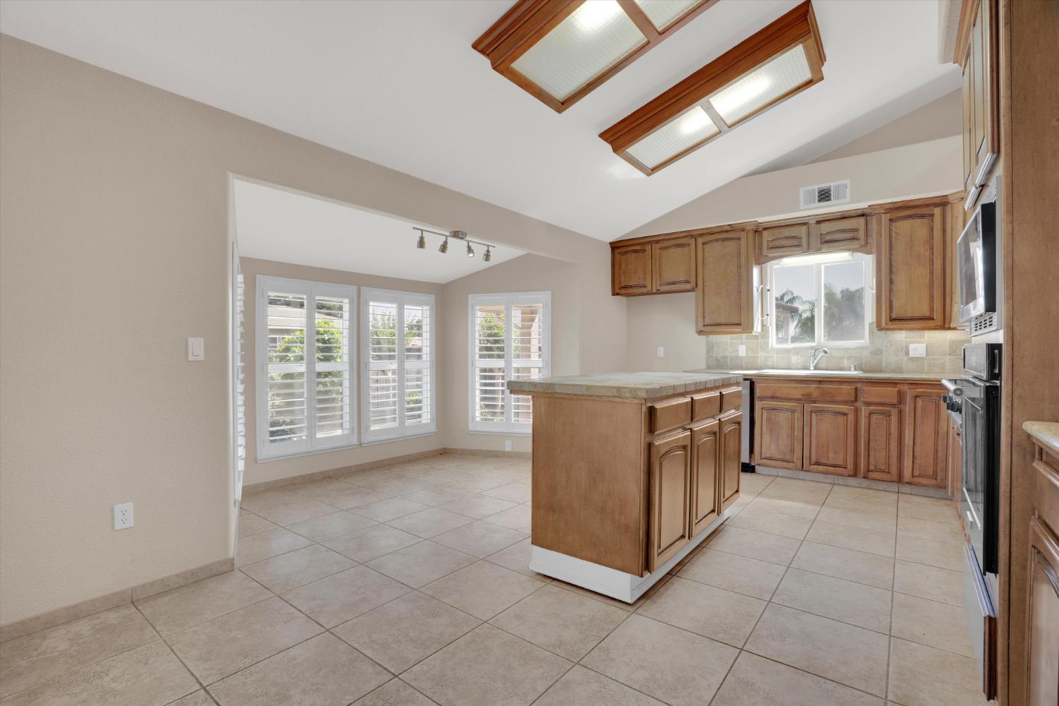 Bevanda Court, Oakdale, California image 14