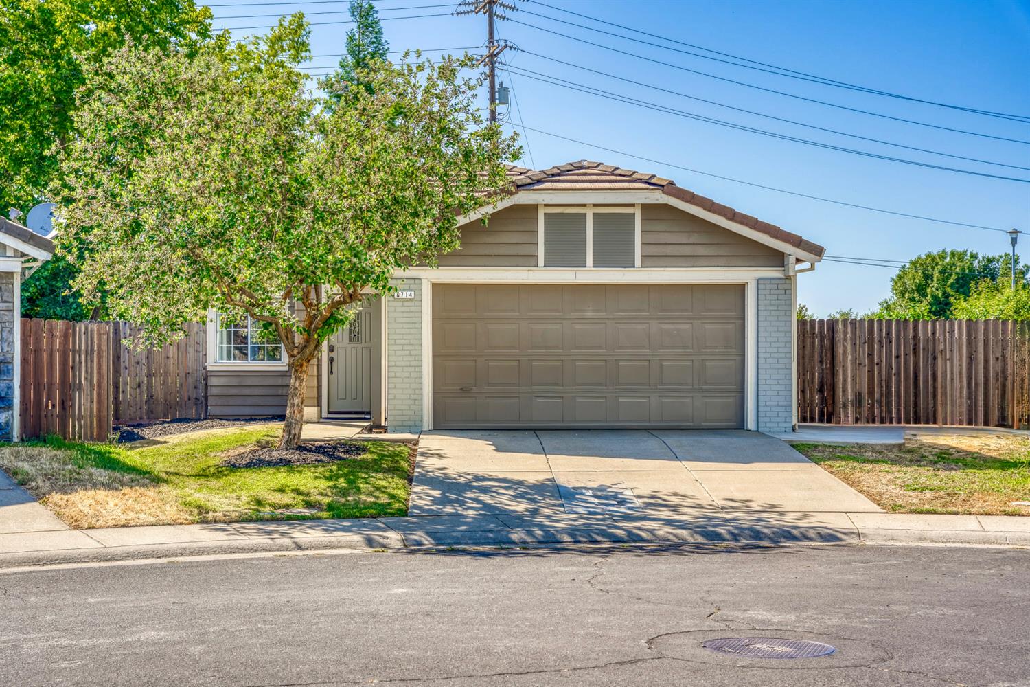 Clear Star Court, Elk Grove, California image 2