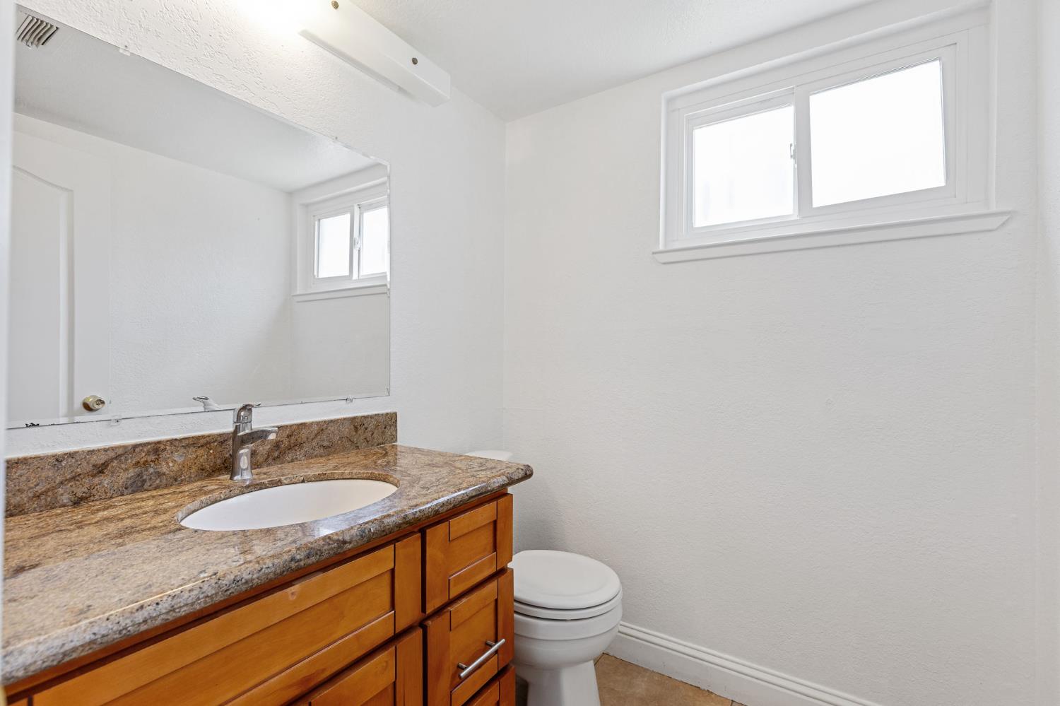Yerba Court, Sacramento, California image 17