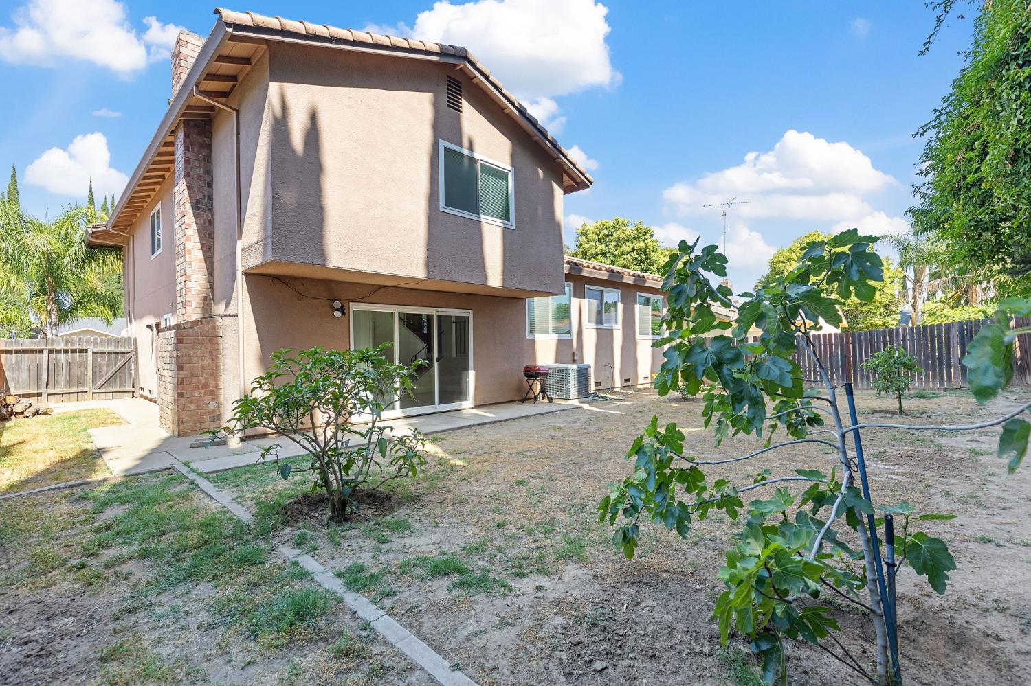 Yerba Court, Sacramento, California image 30