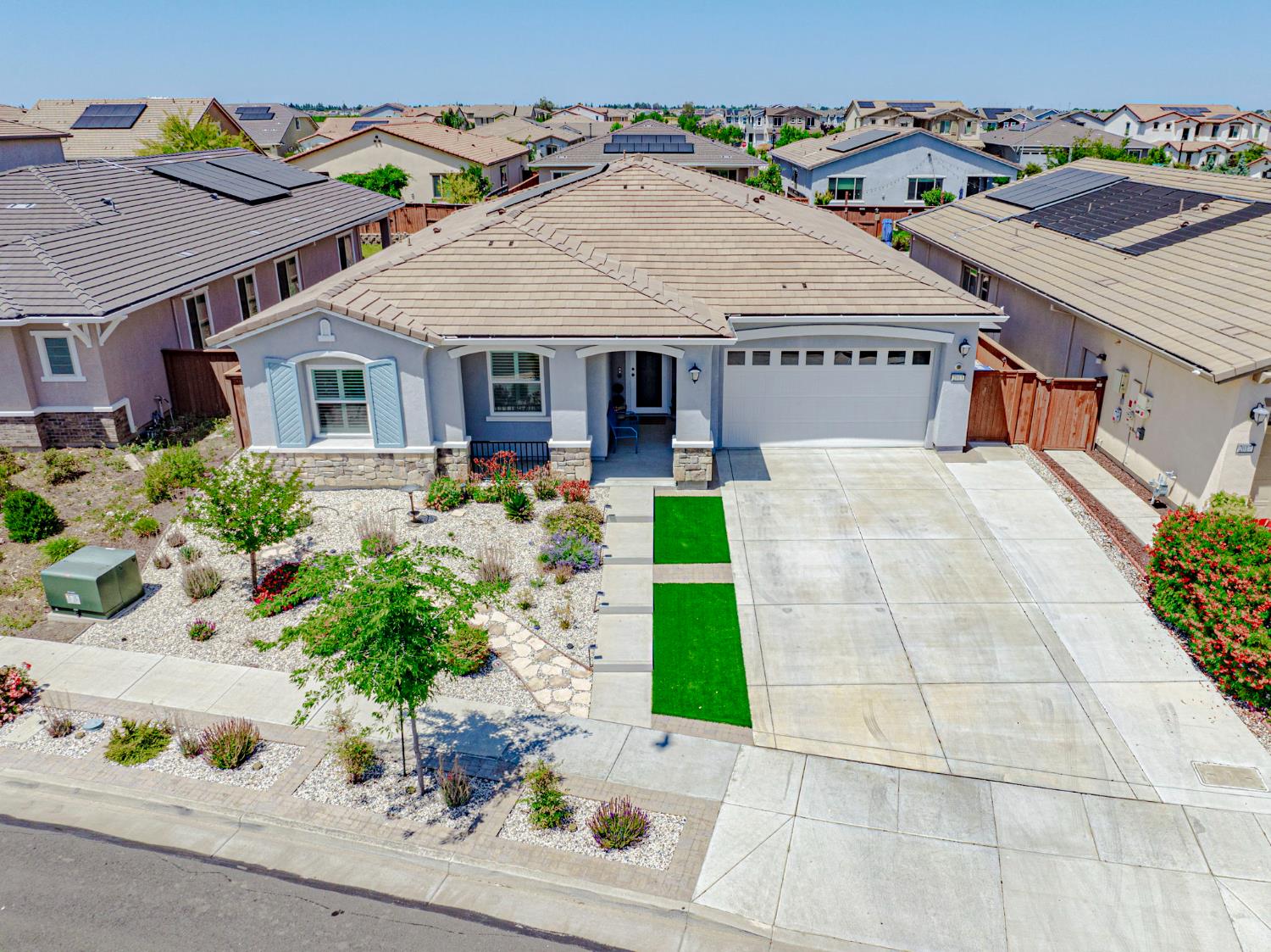Banks Place, Woodland, California image 6