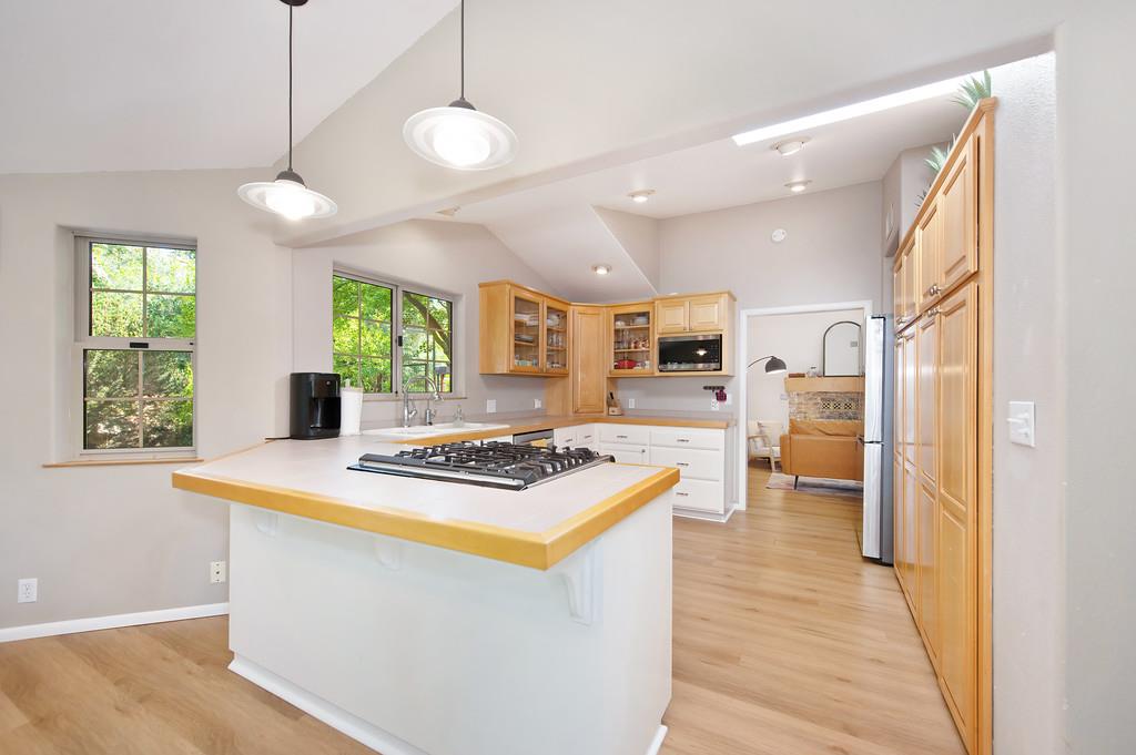 Foresthill Avenue, Auburn, California image 16