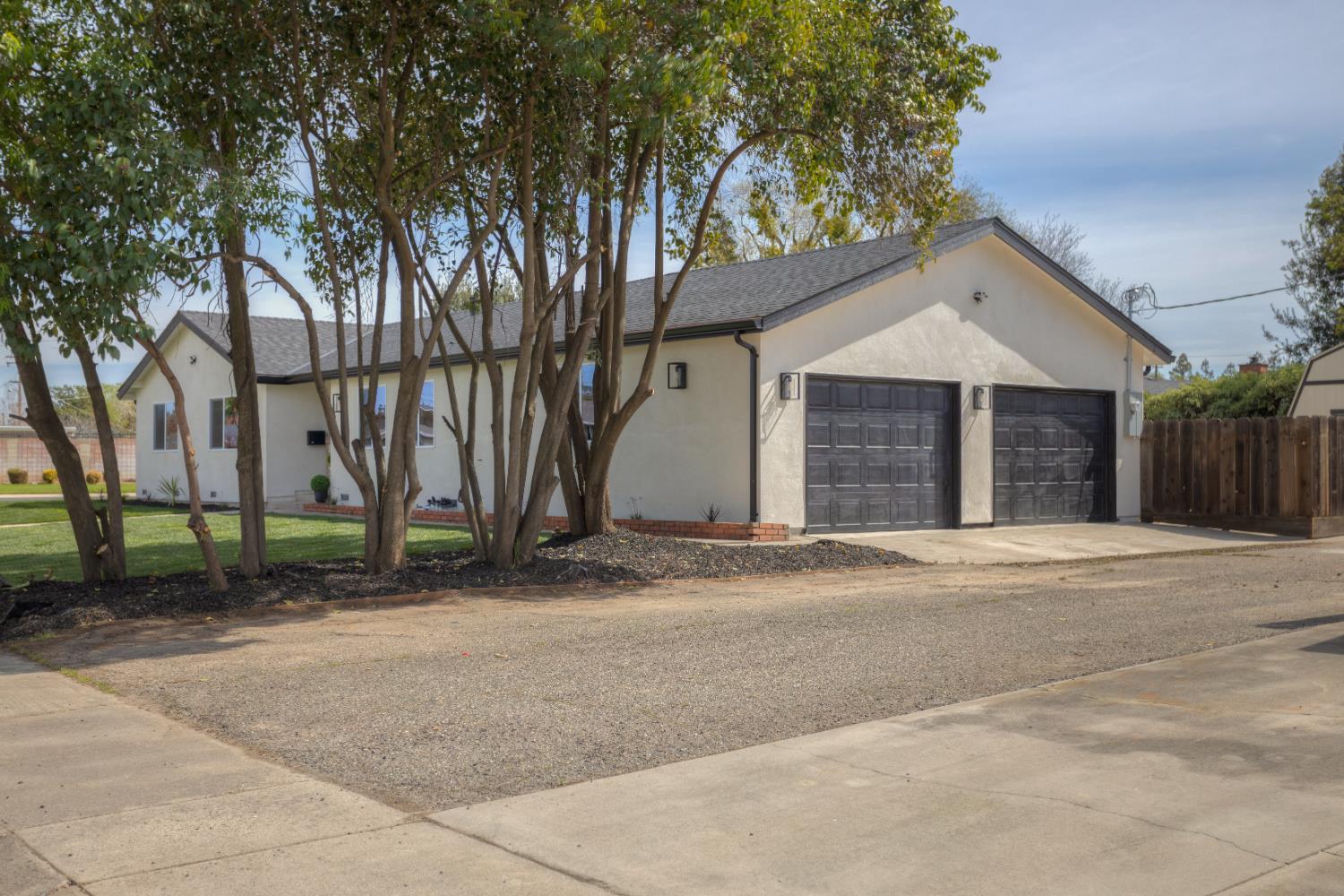 Fairington Lane, Modesto, California image 2