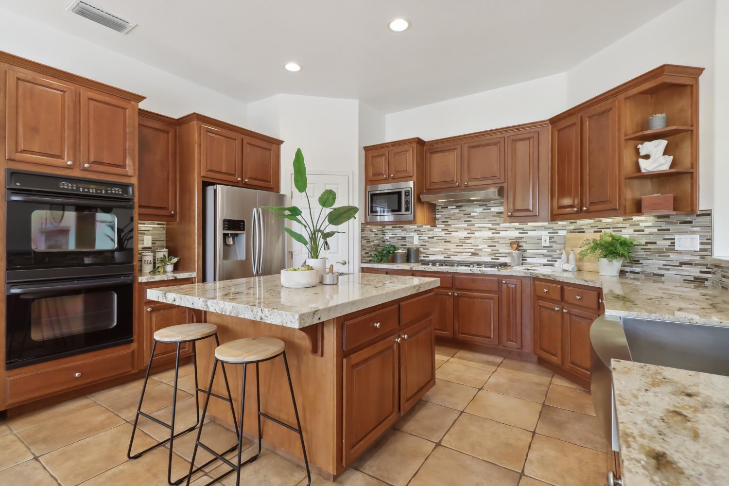 Hawk Crest Court, Roseville, California image 15