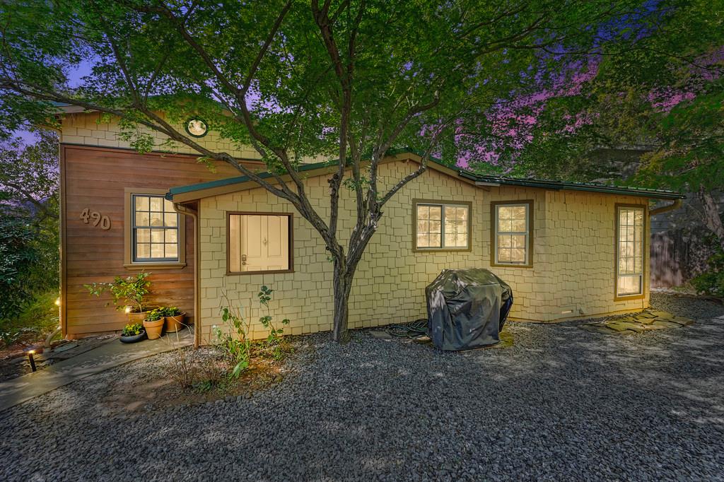 Foresthill Avenue, Auburn, California image 3
