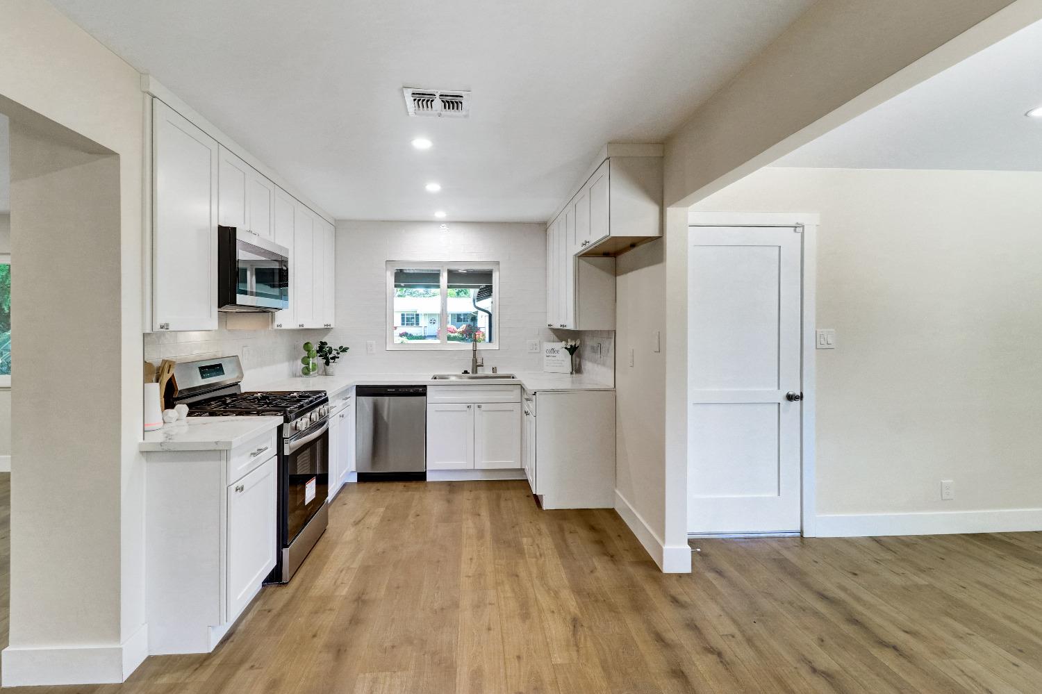 Westbrook Drive, Citrus Heights, California image 11
