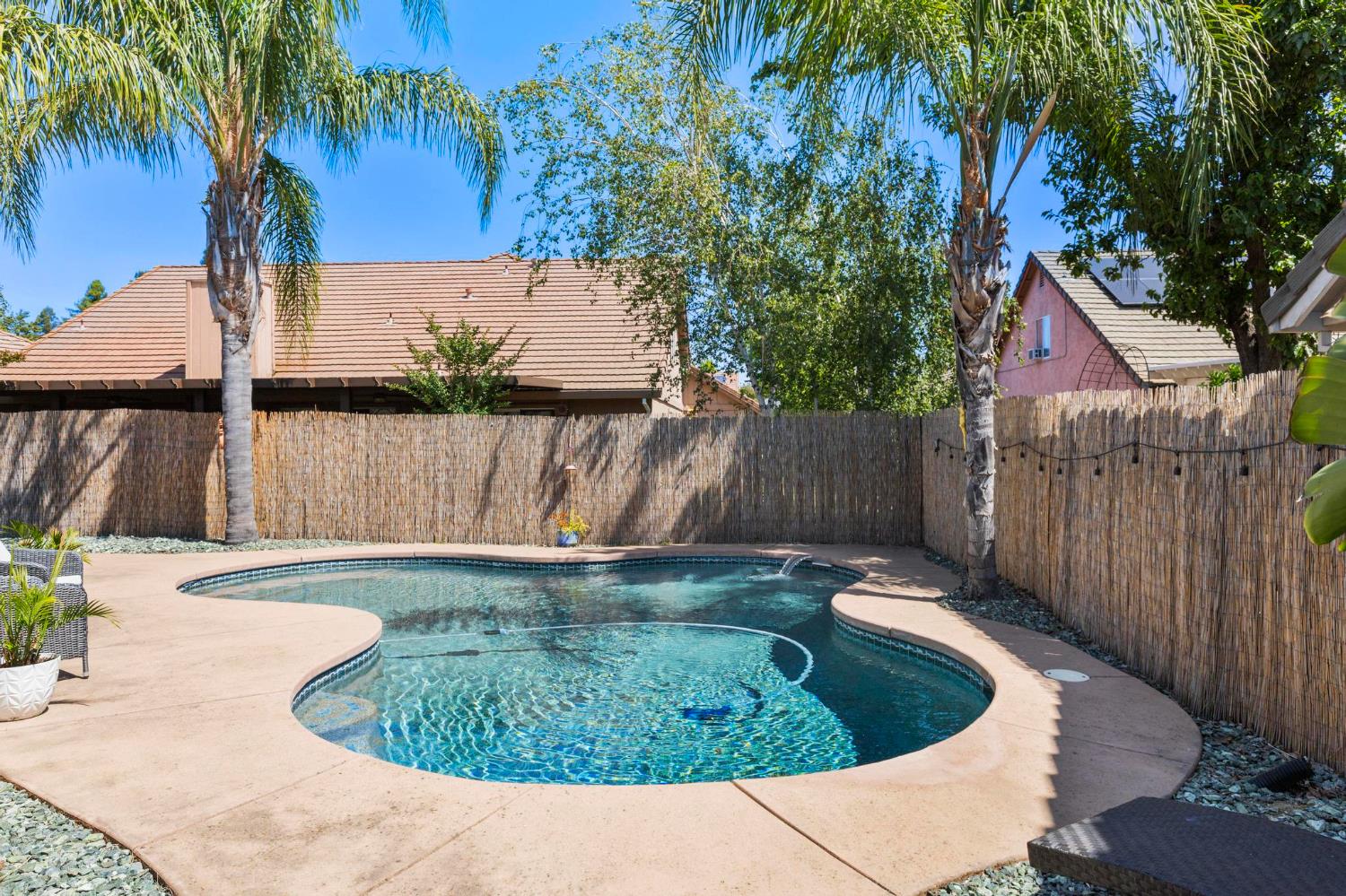 Allen Court, Yuba City, California image 4