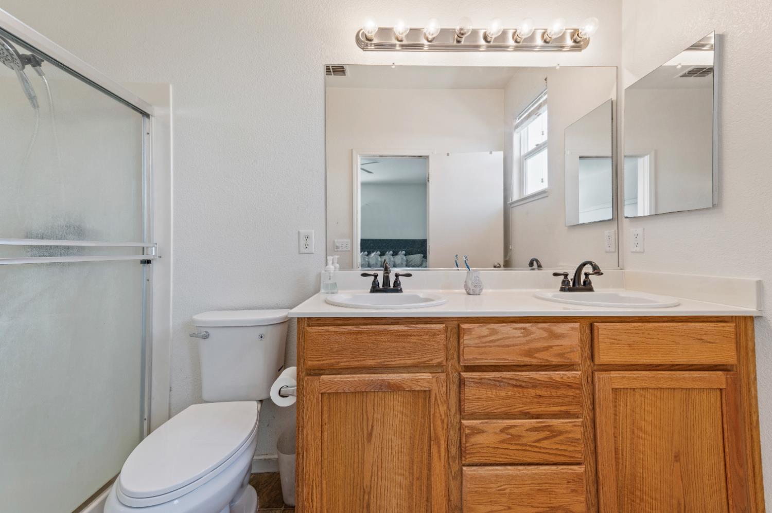 Chateau Drive, Olivehurst, California image 25