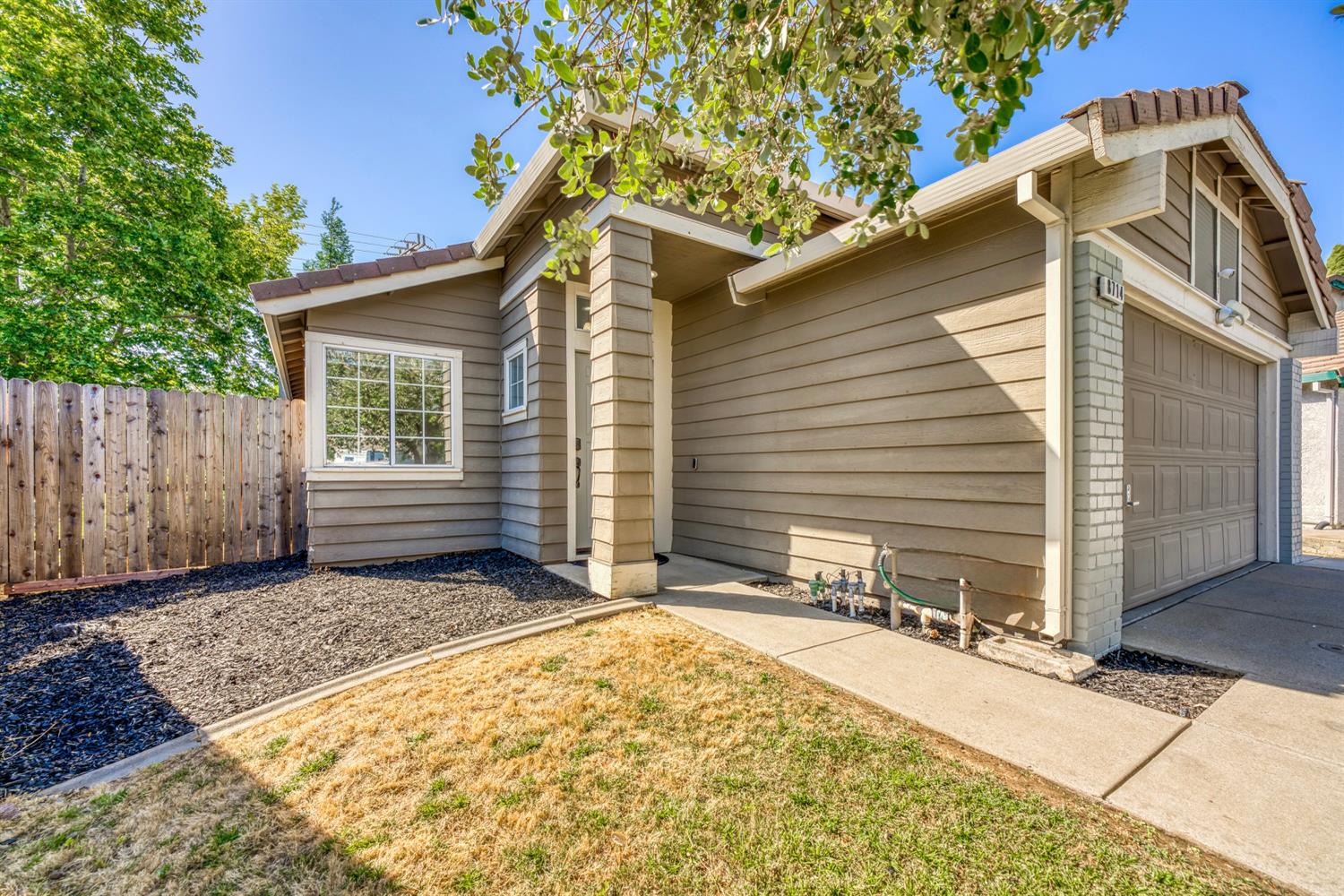 Clear Star Court, Elk Grove, California image 3