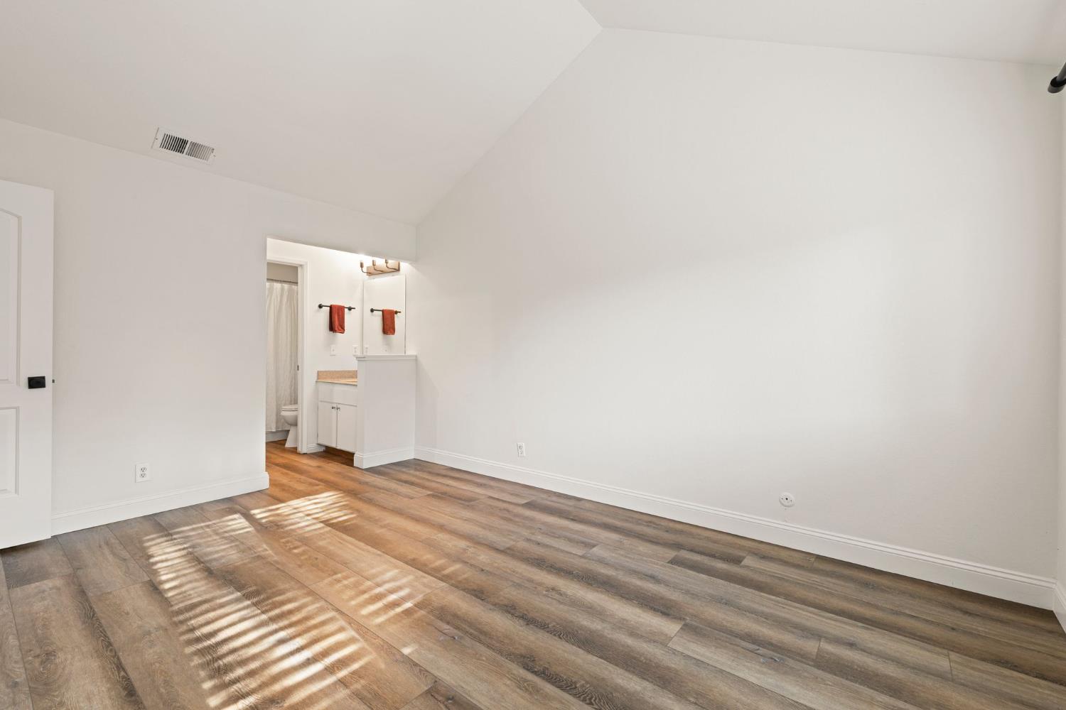 Photo #25: 225068288 Listing: Photo #25