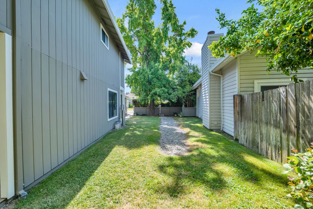 Summerwind Way, Sacramento, California image 44