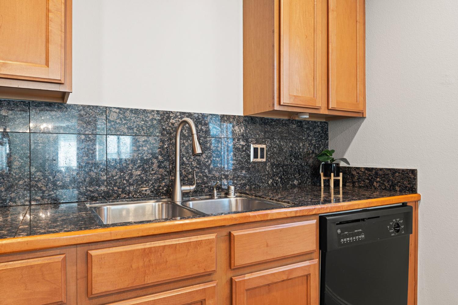 Photo #14: 225068288 Listing: Photo #14