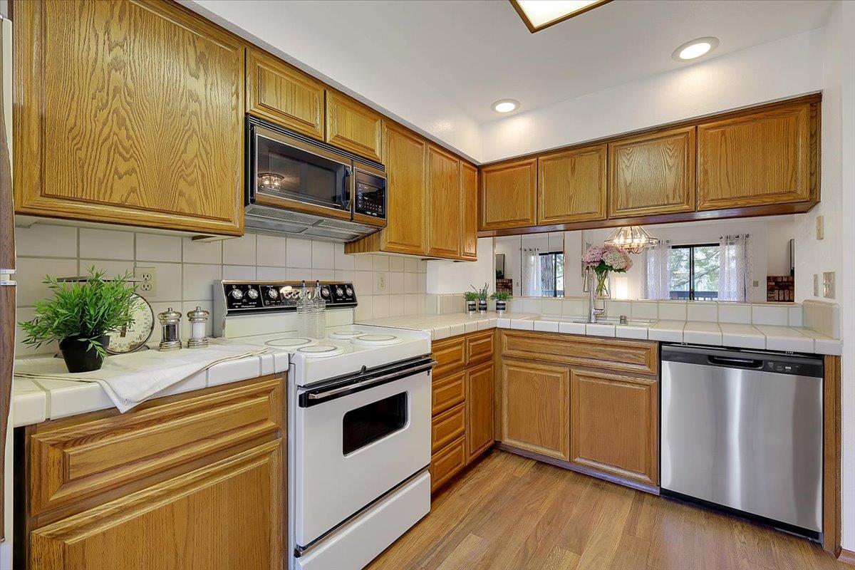 Photo #10: 225067694 Listing: Photo #10