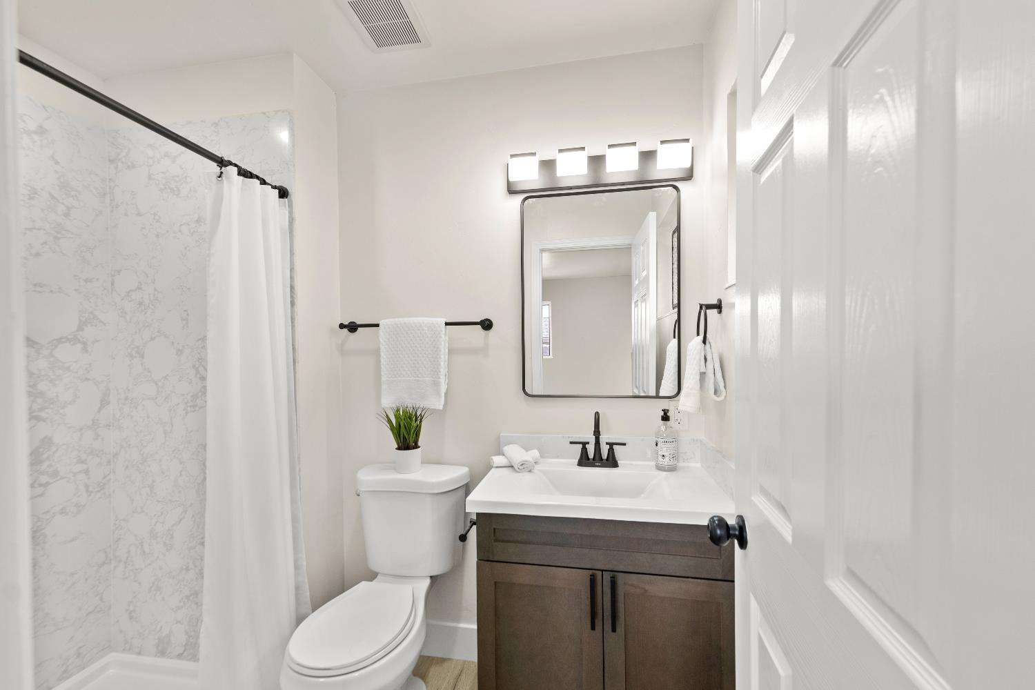 Cordova Lane, Rancho Cordova, California image 20