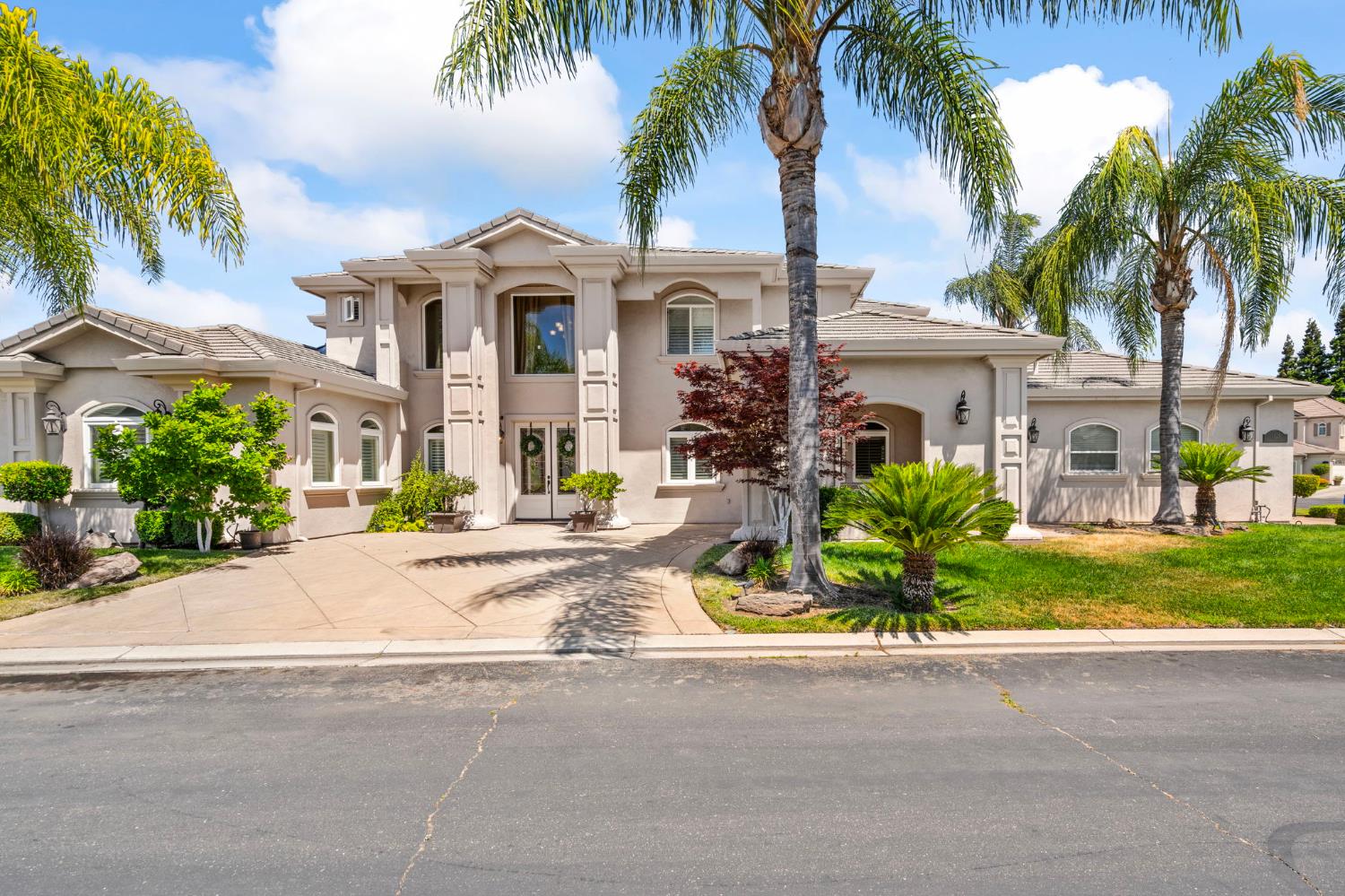 Terracina Circle, Manteca, California image 4
