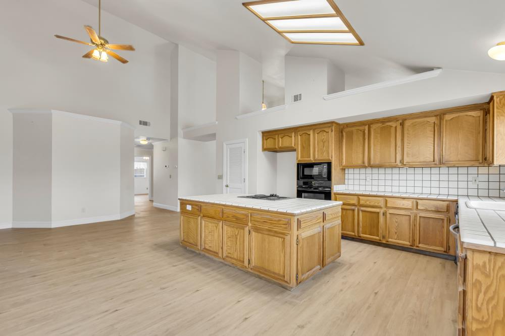 Robin Court, Galt, California image 12