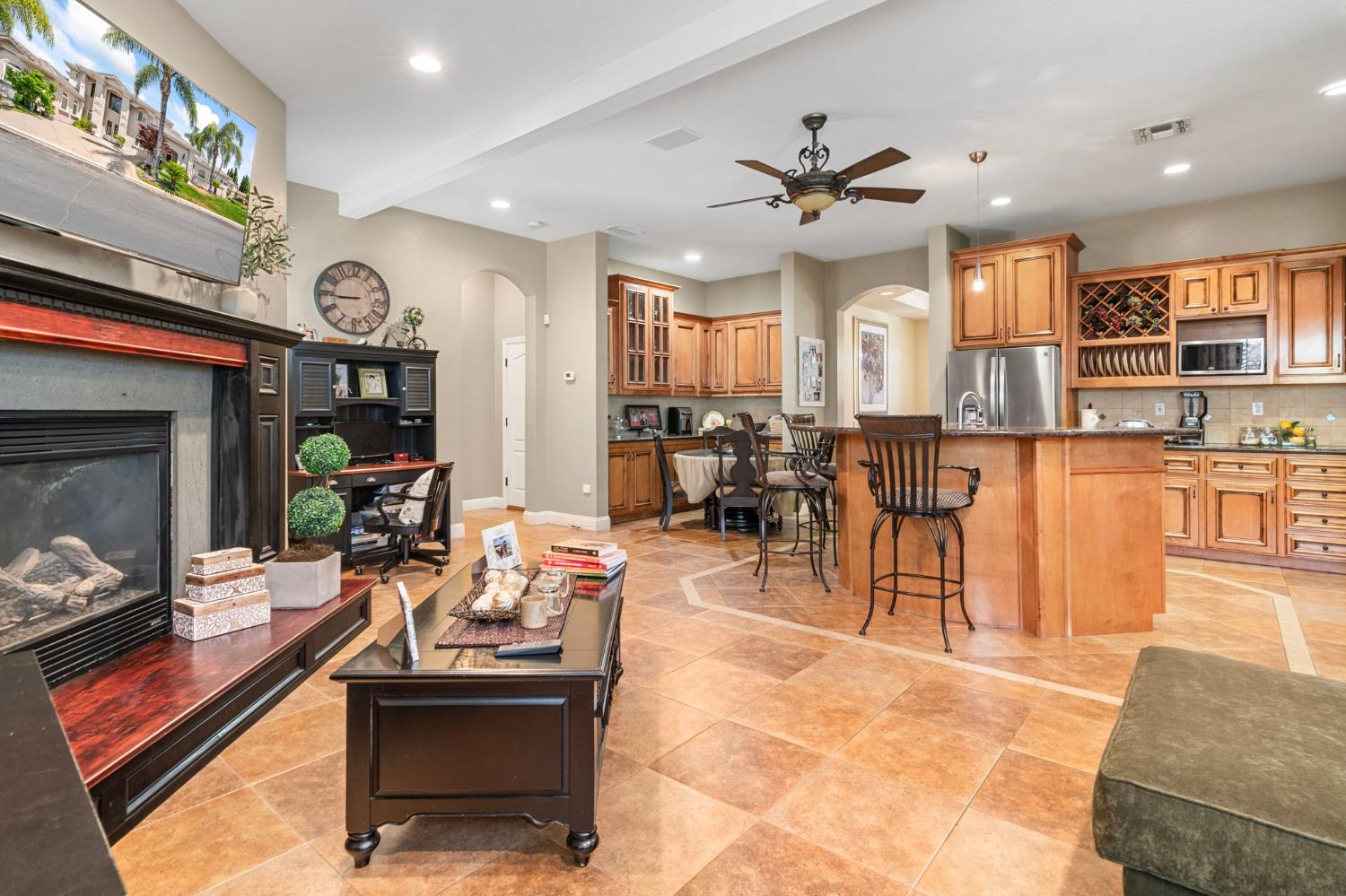 Terracina Circle, Manteca, California image 19