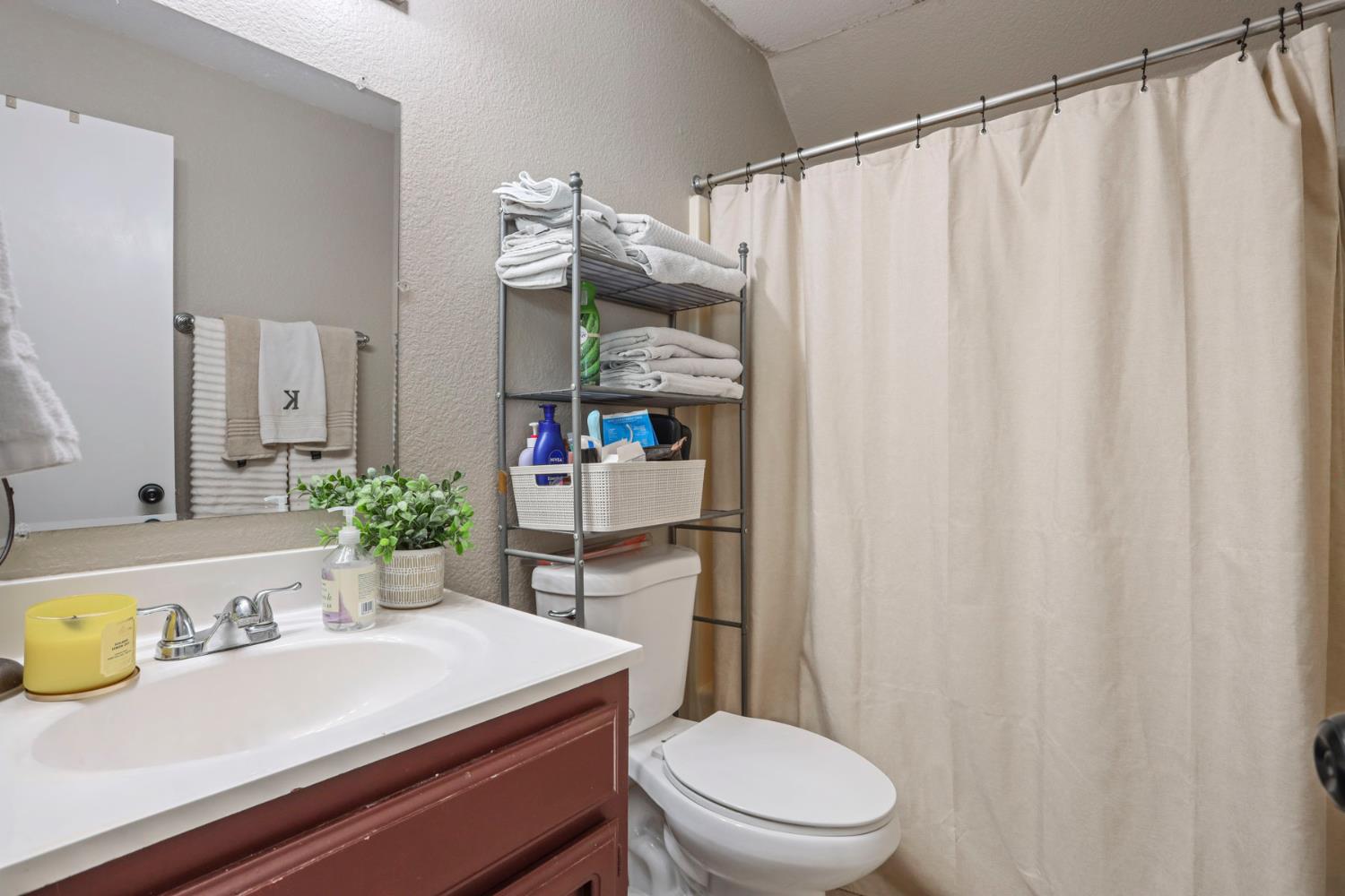 Benjamin Place, Manteca, California image 29