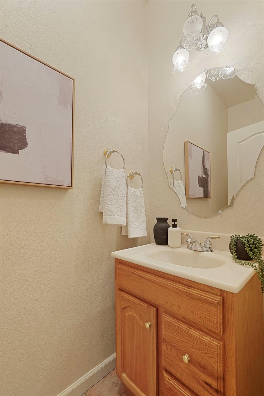 Picadilly Way, Manteca, California image 25