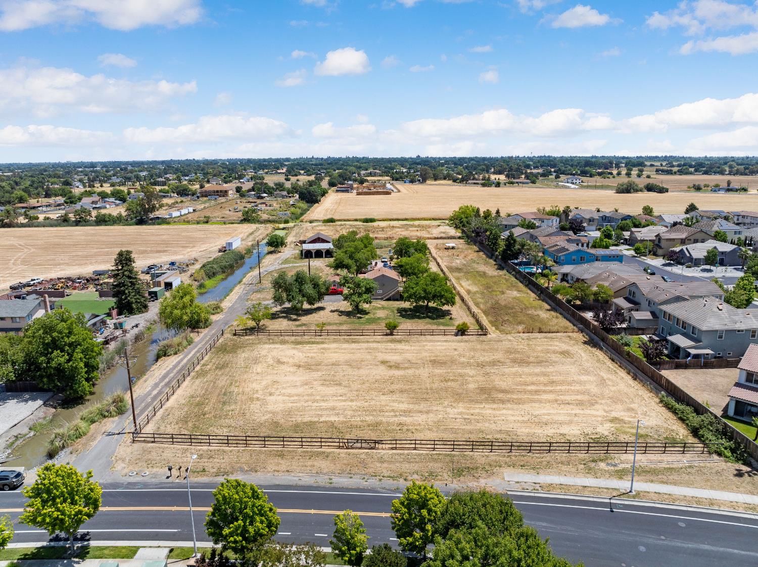 Otis Avenue, West Sacramento, California image 40