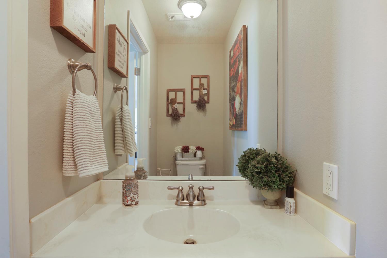 Tinnin Road, Manteca, California image 28