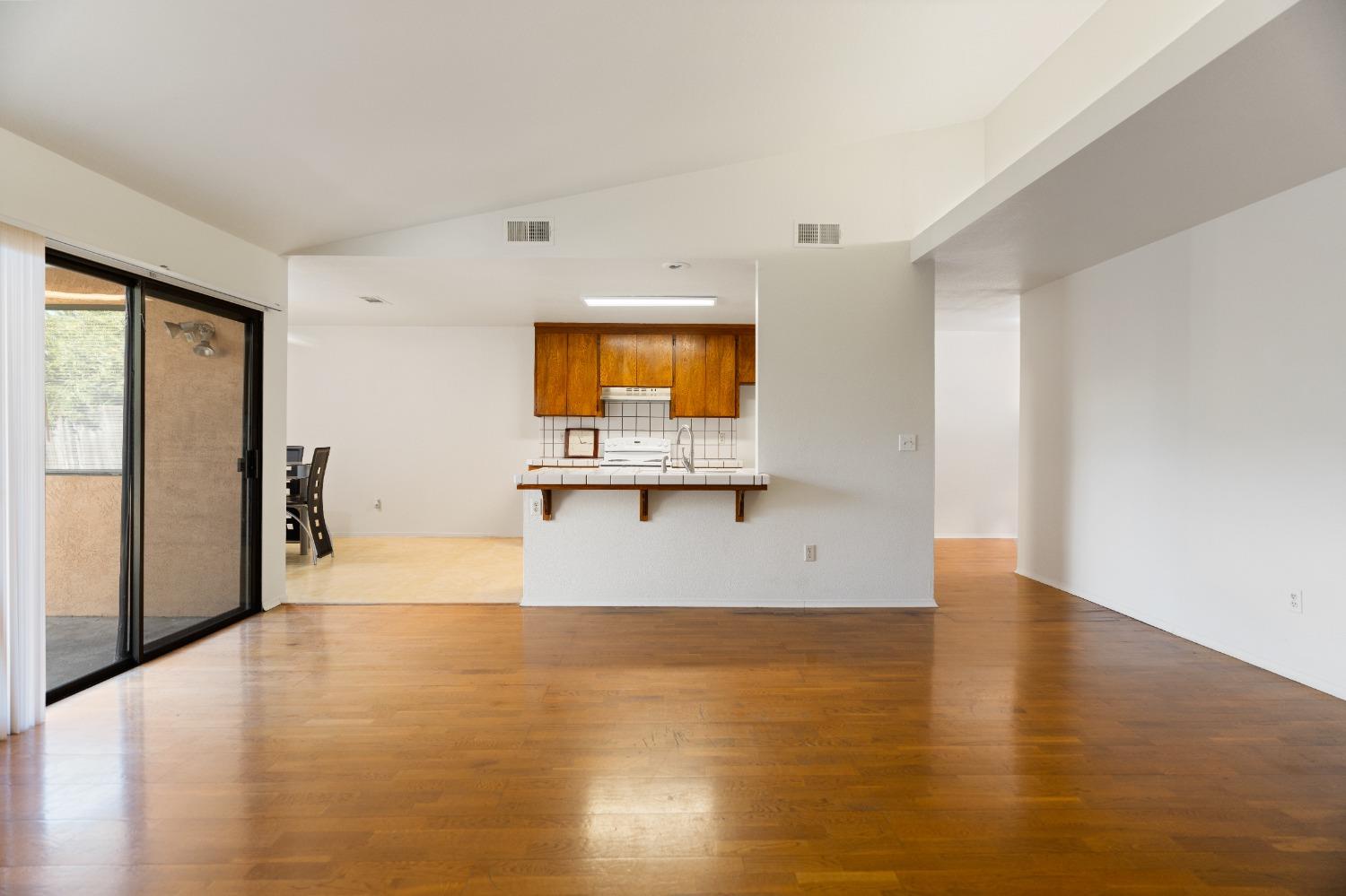 Montauban Court, Stockton, California image 20