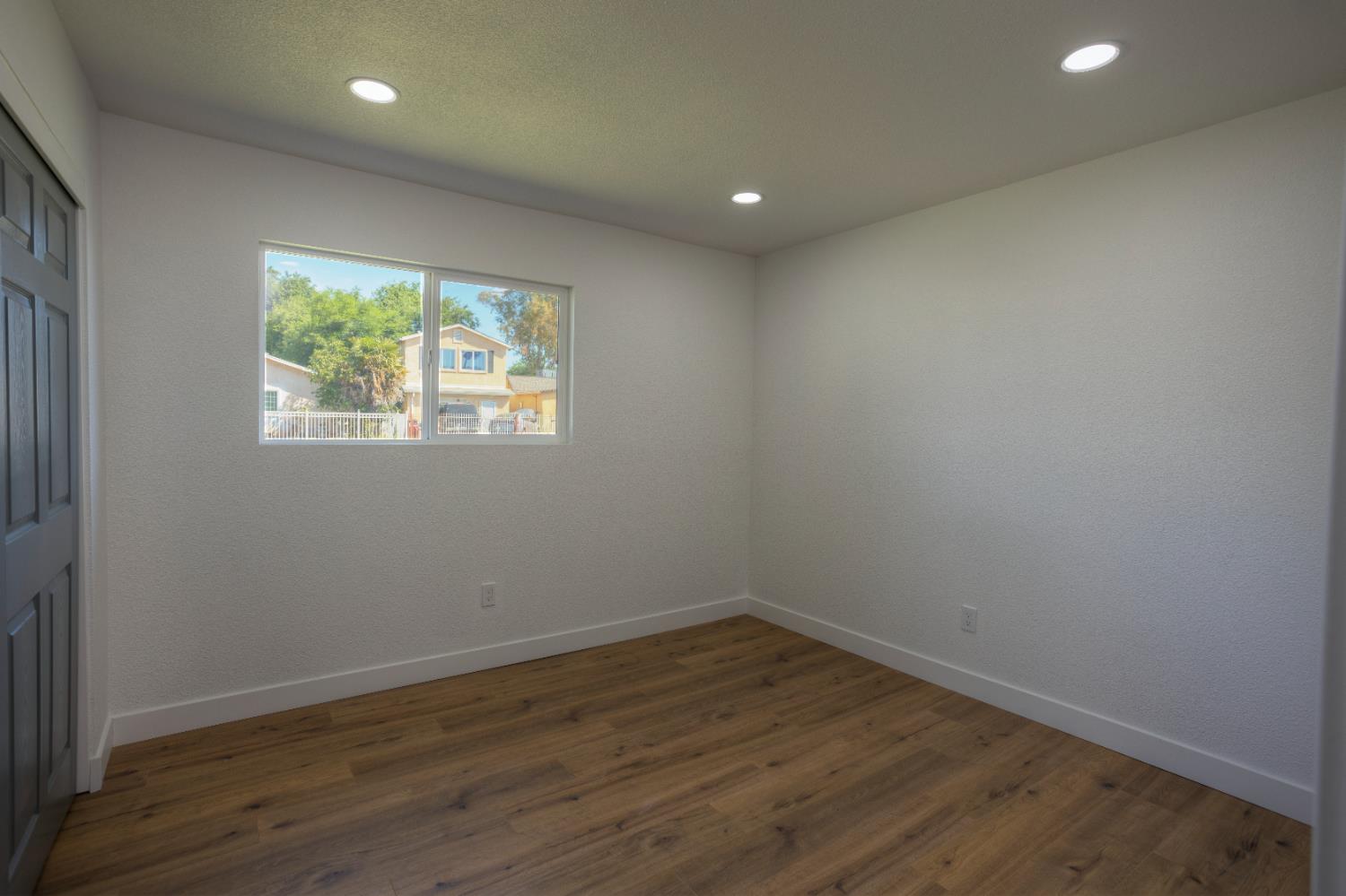 E 9th Street, Stockton, California image 8