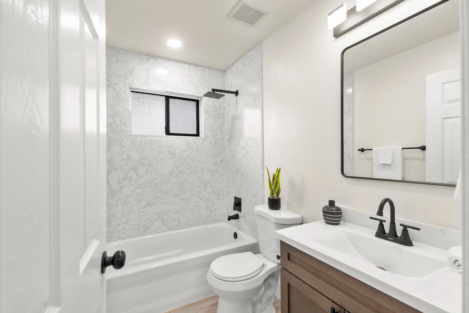 Cordova Lane, Rancho Cordova, California image 15