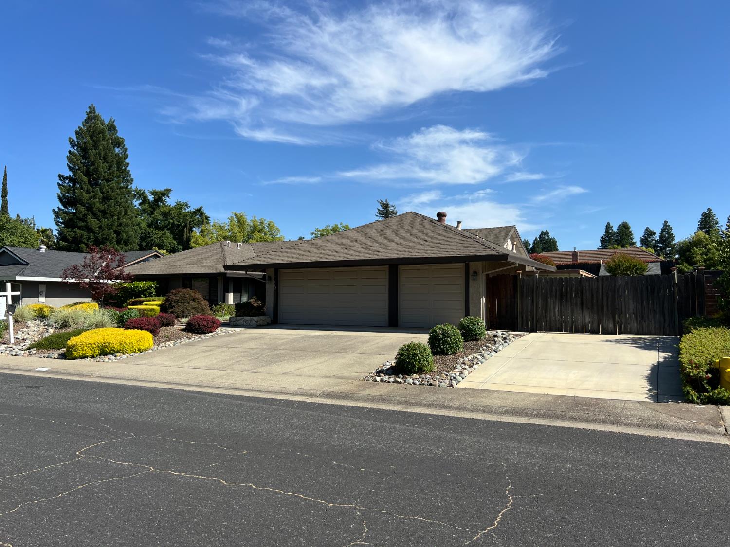 Hidden View Lane, Roseville, California image 2