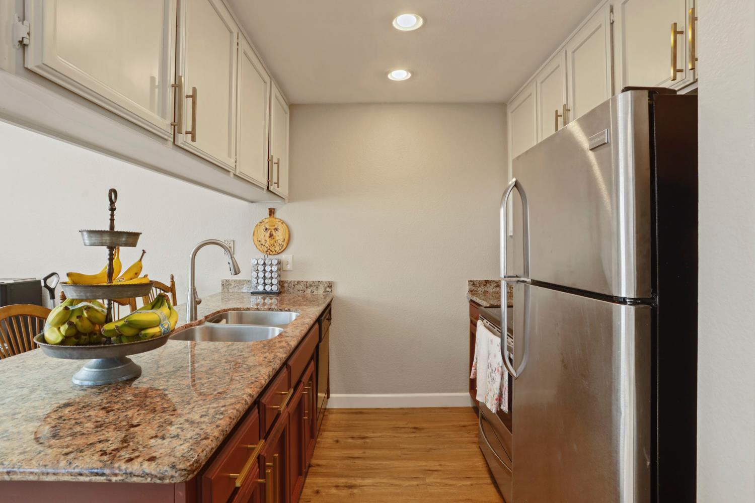Benjamin Place, Manteca, California image 9