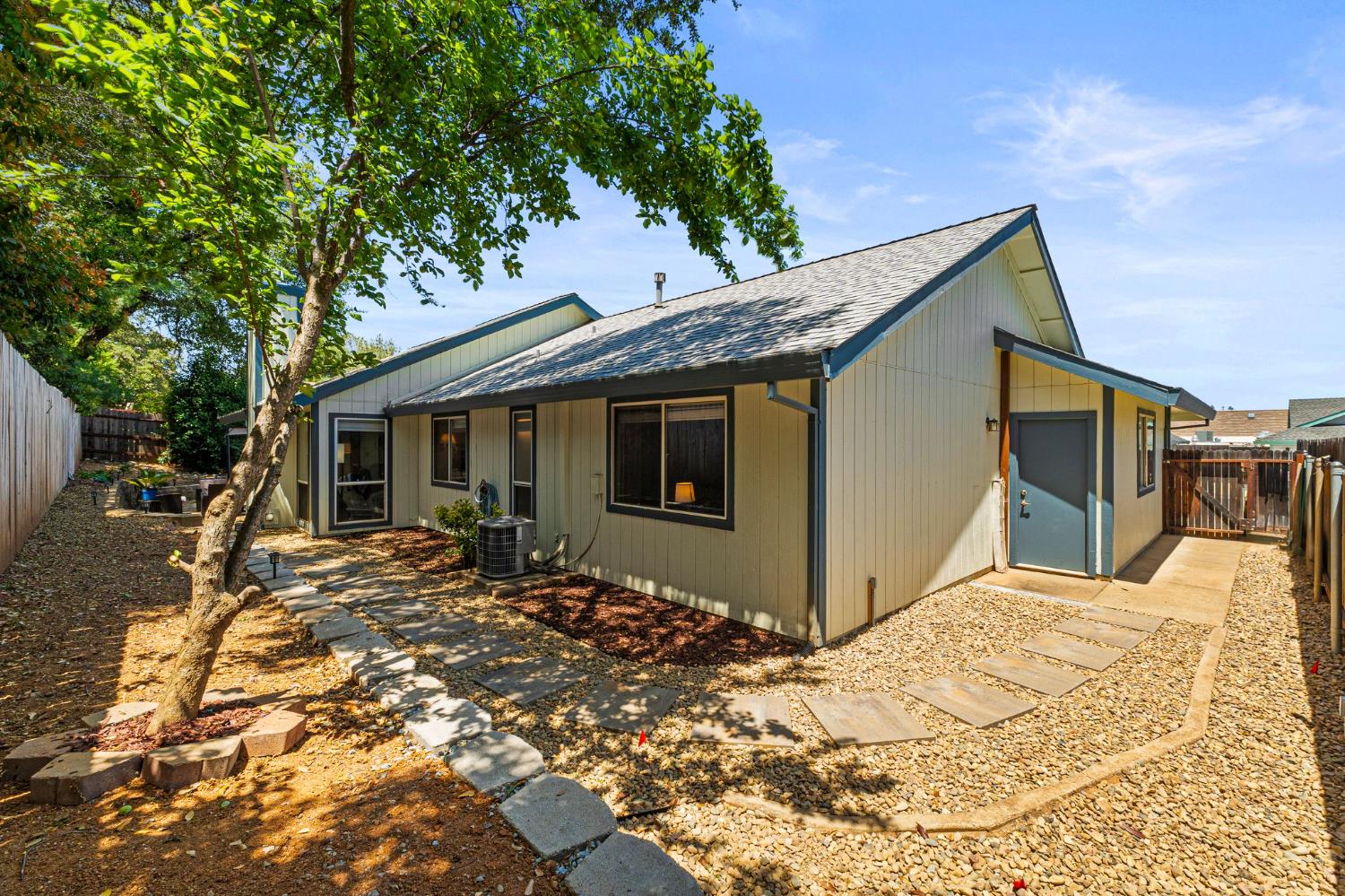 Sierra Mesa Court, Auburn, California image 33