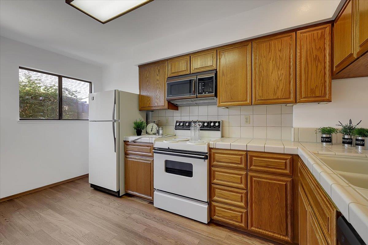 Photo #9: 225067694 Listing: Photo #9