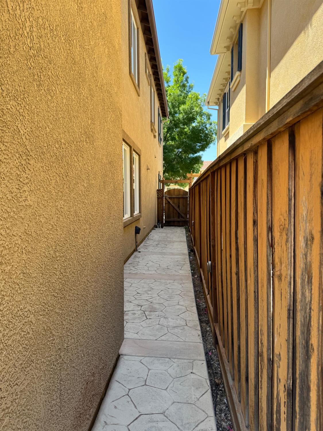 S Pacifico Street, Tracy, California image 30