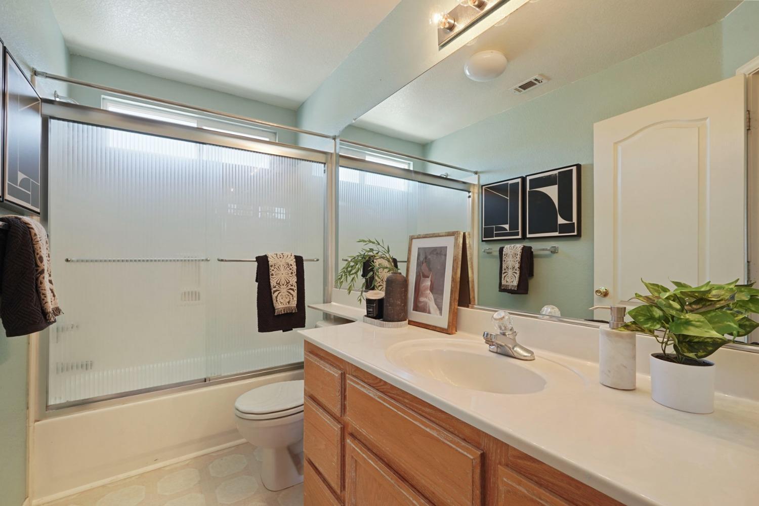 Picadilly Way, Manteca, California image 32