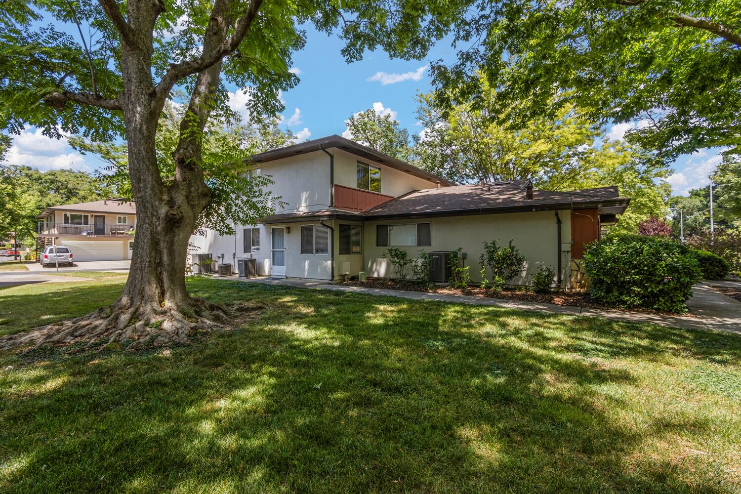 Photo #2: 225070106 Listing 