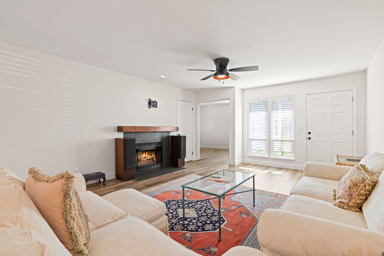 Photo #6: 225068288 Listing: Photo #6