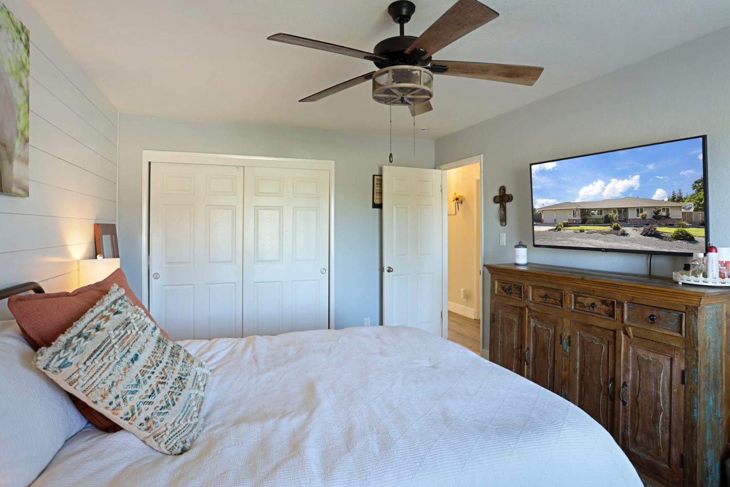 Tinnin Road, Manteca, California image 37
