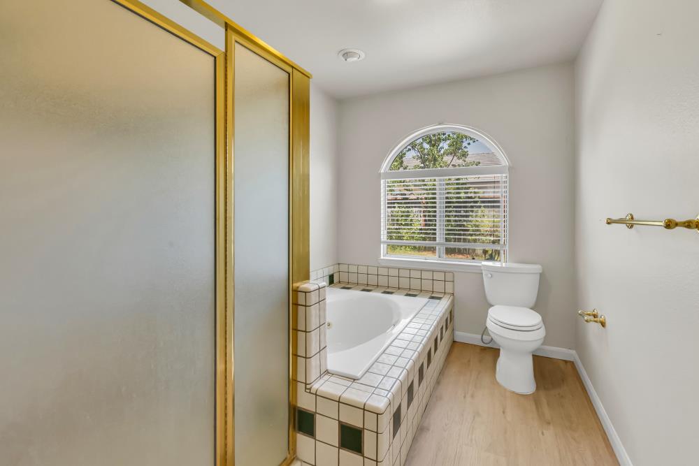 Robin Court, Galt, California image 28