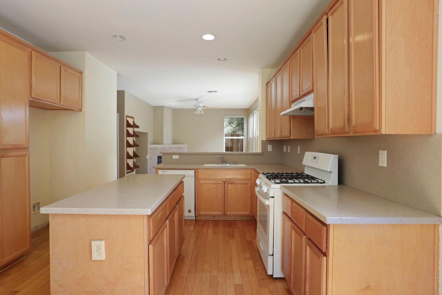 Sekera Court, Tracy, California image 12