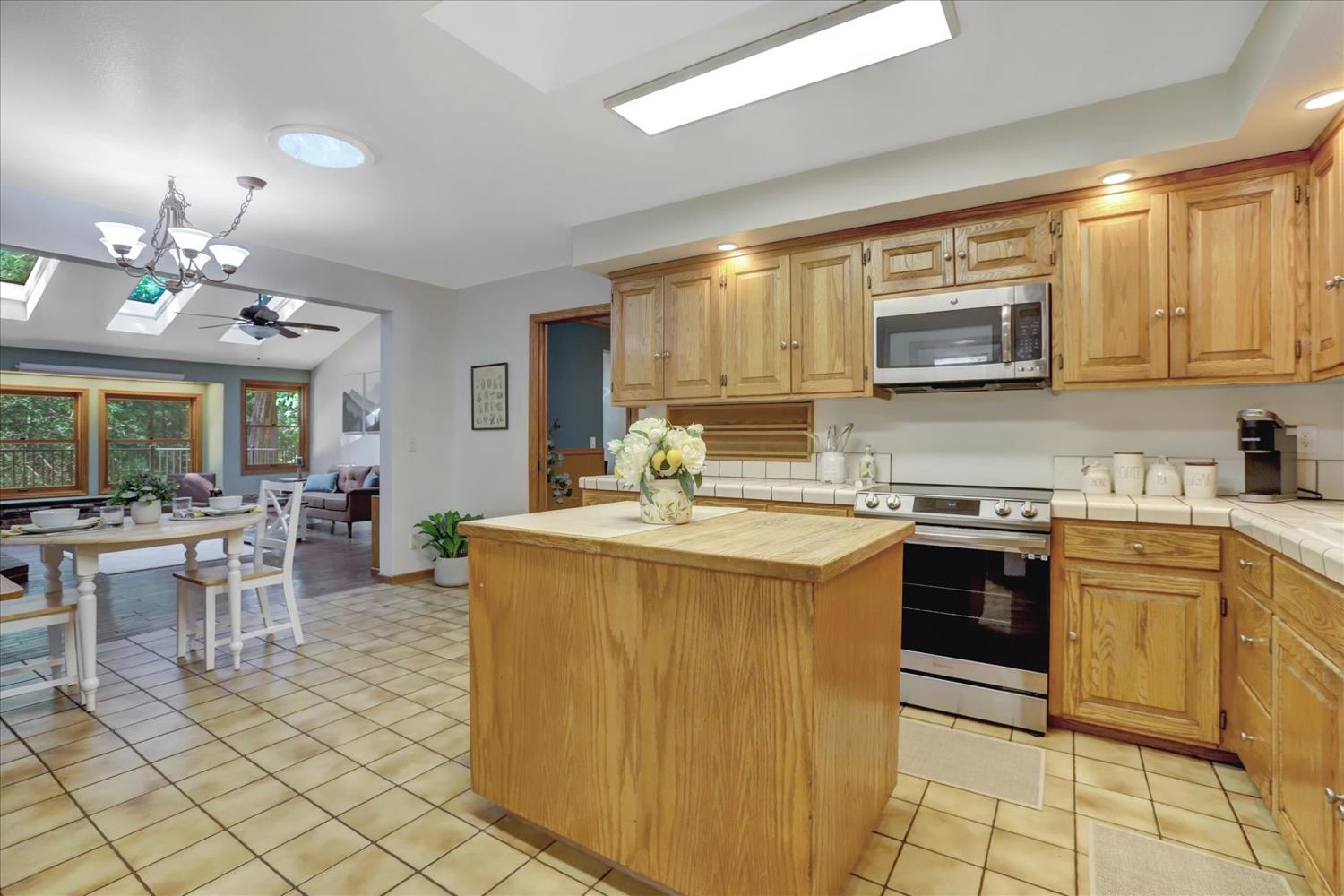 Moonrise Court, Nevada City, California image 15