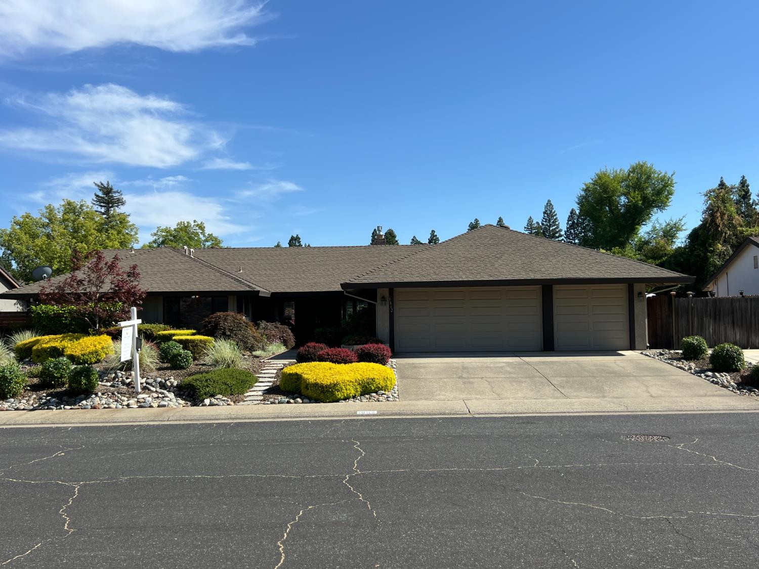 Hidden View Lane, Roseville, California image 1