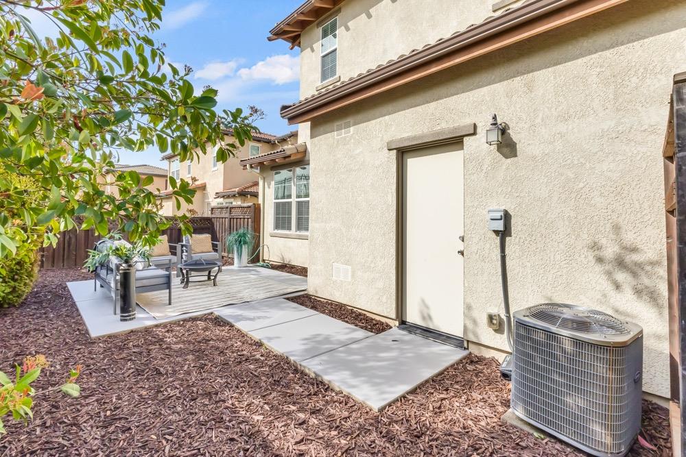 Barnhill Drive, Folsom, California image 39