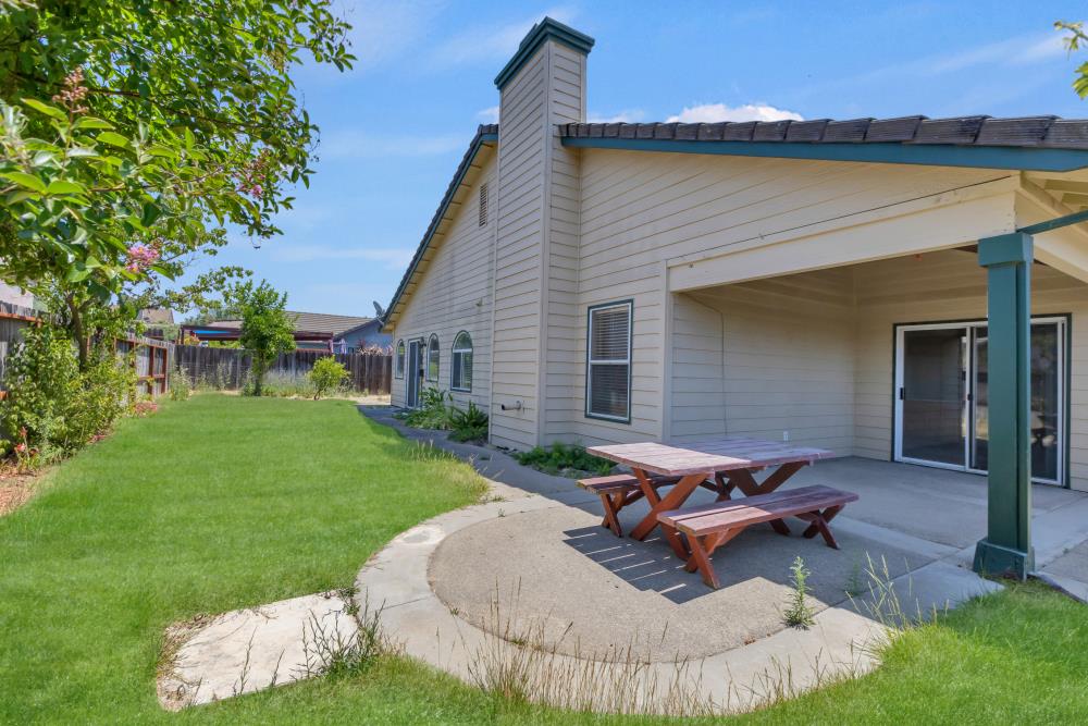 Robin Court, Galt, California image 33
