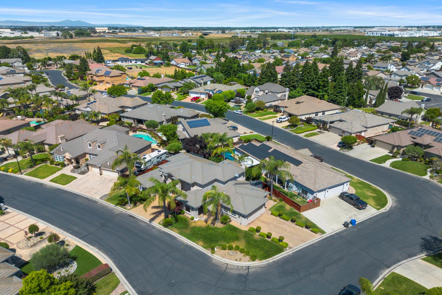 Detail Gallery Image 60 of 66 For 1525 Terracina Cir, Manteca,  CA 95336 - 4 Beds | 3/1 Baths
