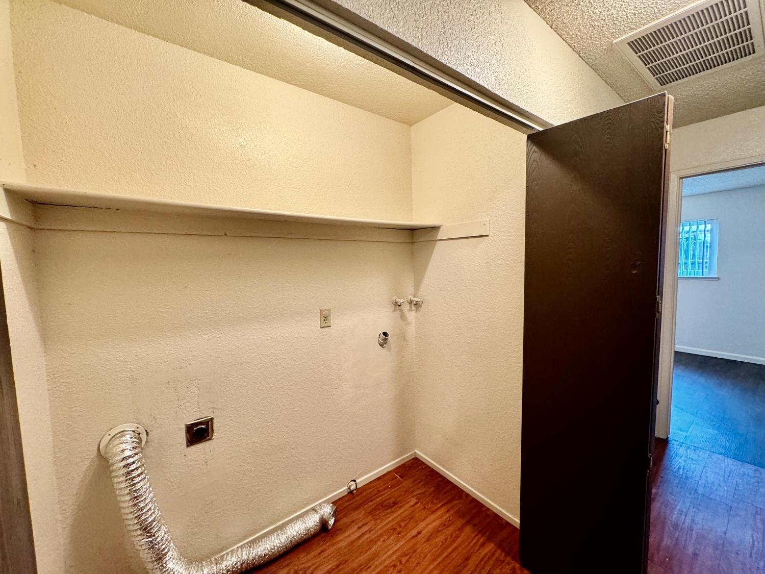7330 Kelley Drive, Stockton, California image 31
