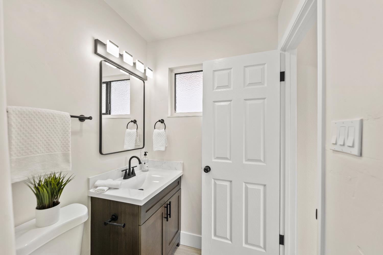 Cordova Lane, Rancho Cordova, California image 21
