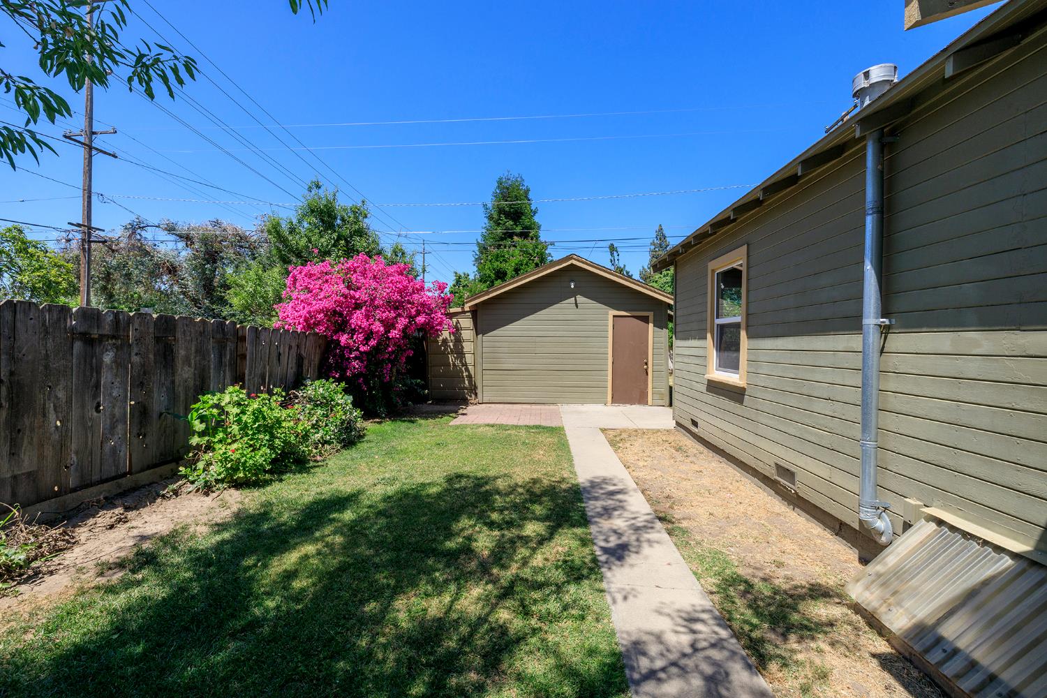 El Cajon Avenue, Modesto, California image 38